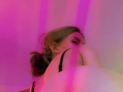 Naomi_Girly