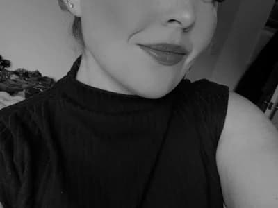 Have fun with webcam girl xxcurvyjessiexx on her 1 on 1 sex cam.